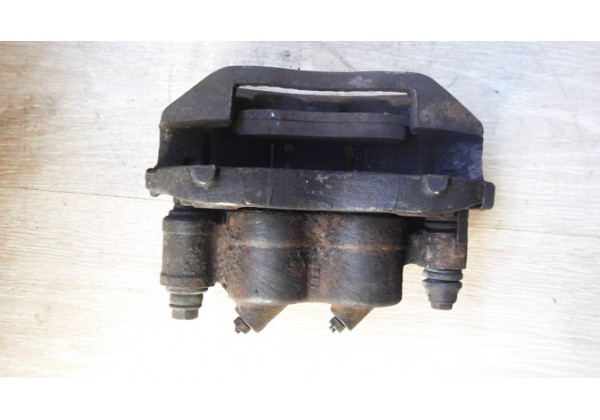 Супорт передній правий R15 Renault Master II, 7701205764